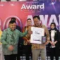 Penerimaan penghargaan “Asean Awards 2023” untuk kategori “Asean Winner Logistics Company” kepada  Gledex Logistik (Dok. Tim Media Gledex Logistik)