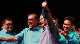 Ketua Umum Partai Gerindra Prabowo Subianto sempat menyapa aktor sekaligus Ketua Bidang Seni Budaya DPN Partai Gelora, Deddy Mizwar dengan panggilan ‘Nagabonar’. (Facbook.com/@Prabowo Subianto)
