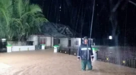 Sejumlah rumah warga yang terdampak banjir di Kabupaten Pesisir Selatan, Sumatra Barat, Kamis (8/3/2024). (Dok.BPBD Kabupaten Pesisir Selatan).