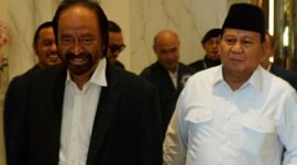 Presiden terpilih dalam Pemilu 2024 Prabowo Subianto Bersama Ketua Umum Partai Nasdem, Surya Paloh. (Facebook.com/@Partai Nasdem)  