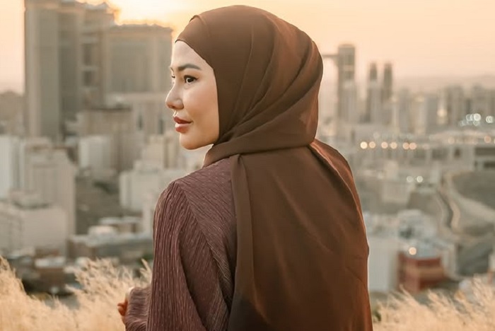 Selebgram sekaligus artis cantik Dara Arafah. (Instagram.com @daraarafah)