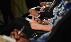 Cara Efektif Mengundang Jurnalis Ekonomi Agar Acara Liputan Berhasil