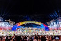 Suasana Pertunjukan Langsung Lagu Tema Pembukaan