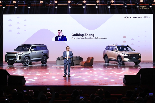 Zhang Guibing, Executive Vice President of Chery Auto, delivered a speech at CHERY Brand Night.